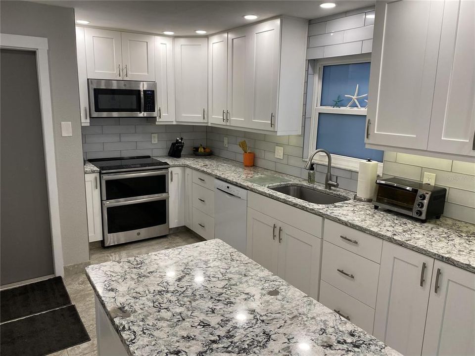 В аренду: $4,950 (2 спален, 2 ванн, 1080 Квадратных фут)