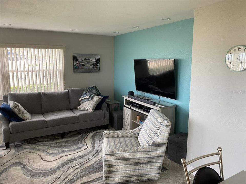 В аренду: $4,950 (2 спален, 2 ванн, 1080 Квадратных фут)