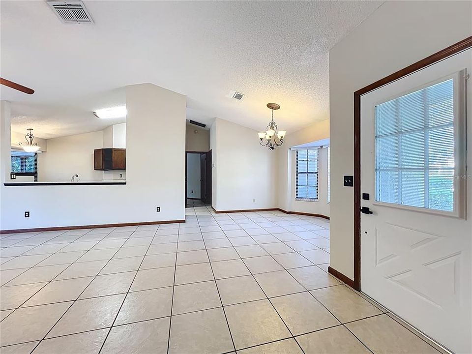 For Sale: $385,000 (3 beds, 2 baths, 1593 Square Feet)