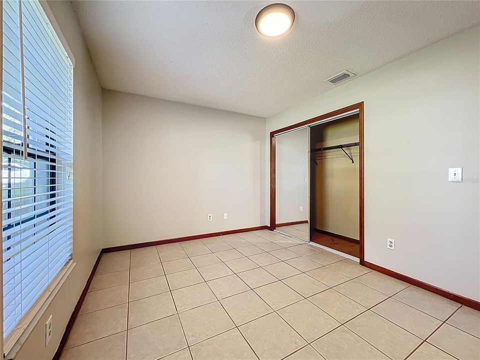 For Sale: $385,000 (3 beds, 2 baths, 1593 Square Feet)