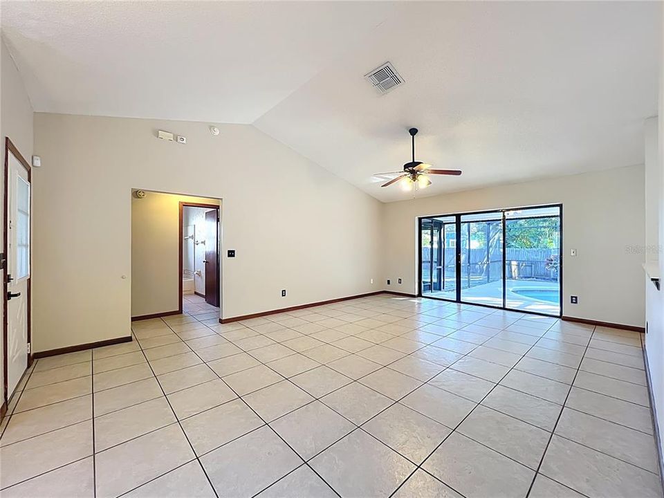 For Sale: $385,000 (3 beds, 2 baths, 1593 Square Feet)