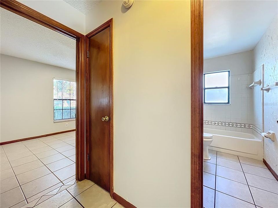 For Sale: $385,000 (3 beds, 2 baths, 1593 Square Feet)