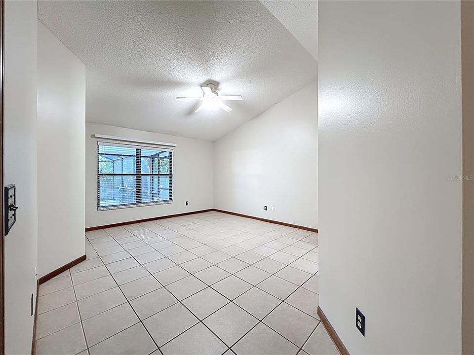 For Sale: $385,000 (3 beds, 2 baths, 1593 Square Feet)