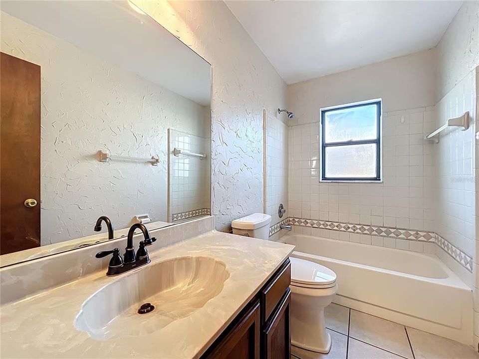 For Sale: $385,000 (3 beds, 2 baths, 1593 Square Feet)