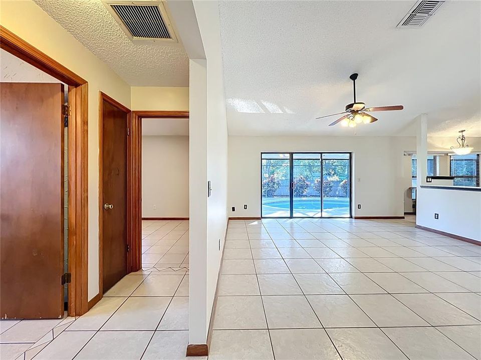 For Sale: $385,000 (3 beds, 2 baths, 1593 Square Feet)