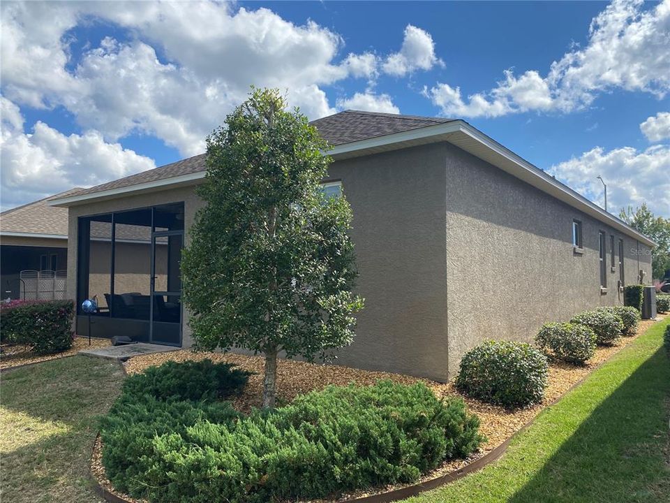 For Sale: $259,900 (2 beds, 2 baths, 1469 Square Feet)