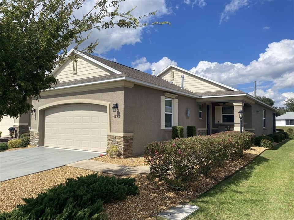 For Sale: $259,900 (2 beds, 2 baths, 1469 Square Feet)