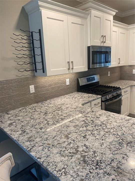 For Sale: $259,900 (2 beds, 2 baths, 1469 Square Feet)