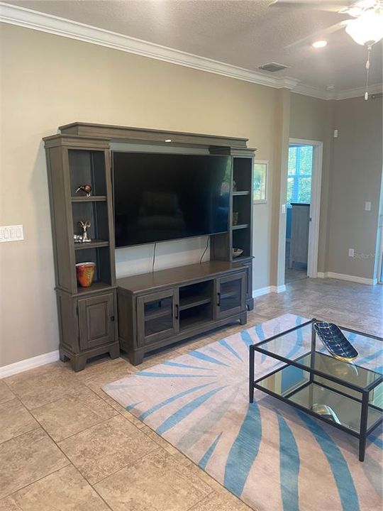 For Sale: $259,900 (2 beds, 2 baths, 1469 Square Feet)