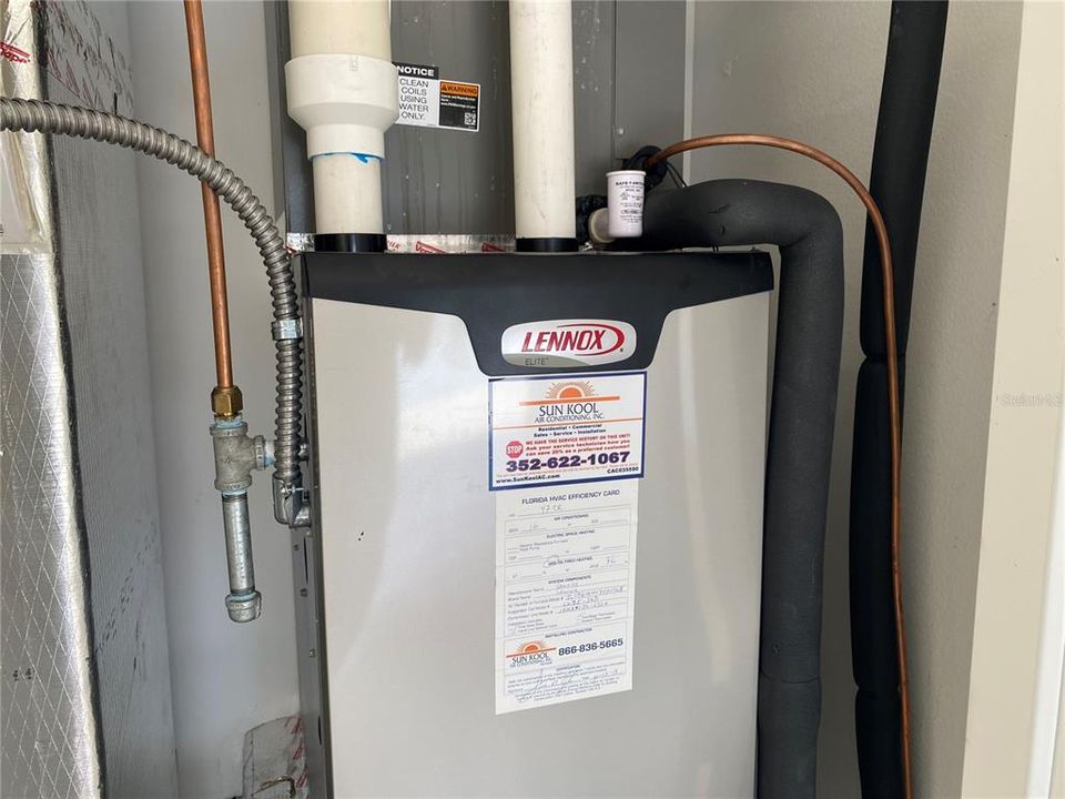 For Sale: $259,900 (2 beds, 2 baths, 1469 Square Feet)