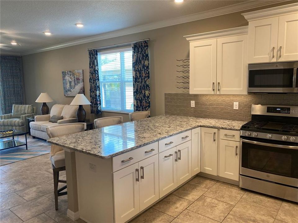 For Sale: $259,900 (2 beds, 2 baths, 1469 Square Feet)