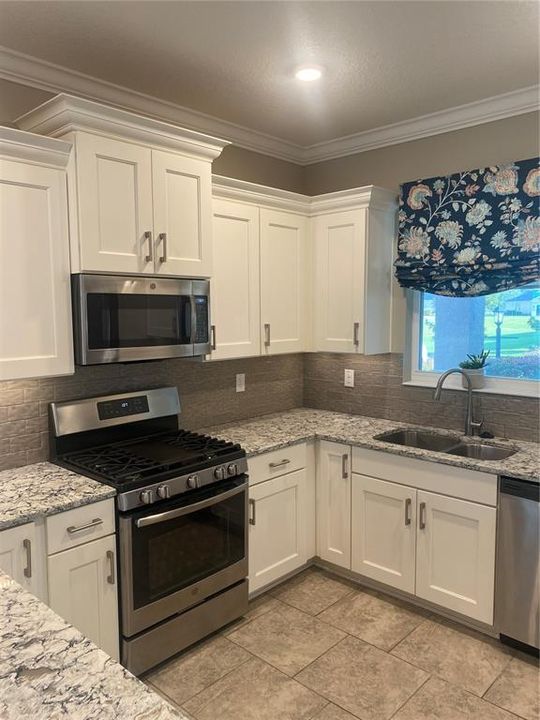 For Sale: $259,900 (2 beds, 2 baths, 1469 Square Feet)