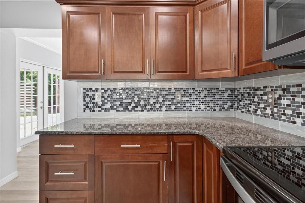 For Sale: $299,500 (2 beds, 2 baths, 1461 Square Feet)