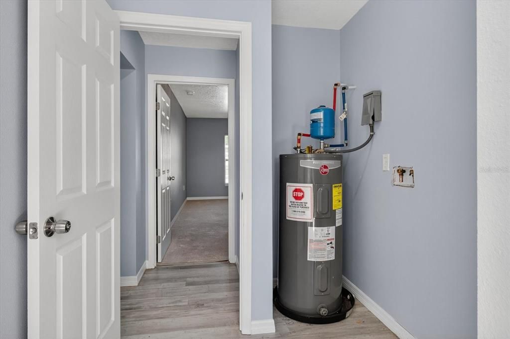 For Sale: $299,500 (2 beds, 2 baths, 1461 Square Feet)