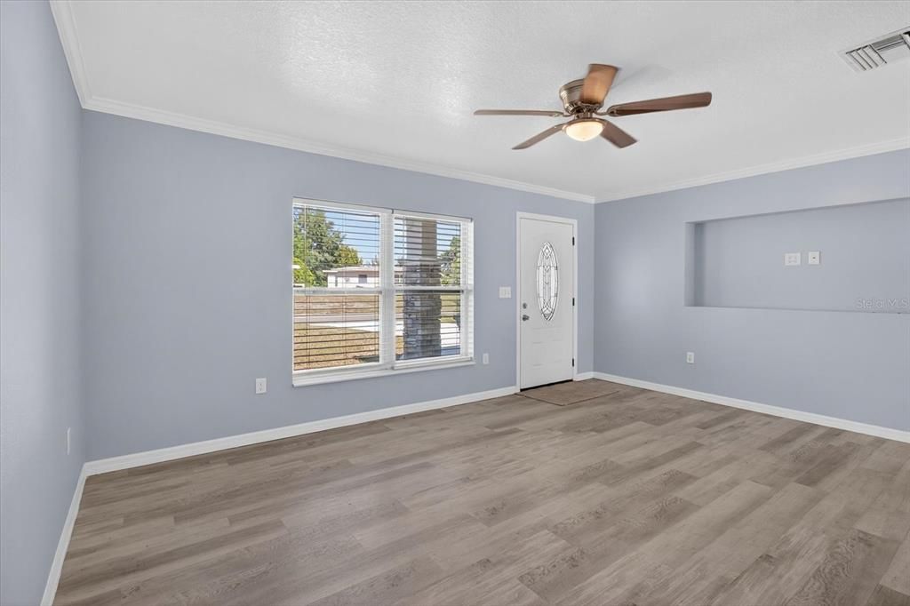 For Sale: $299,500 (2 beds, 2 baths, 1461 Square Feet)