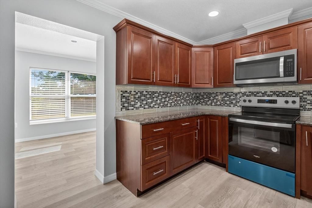 For Sale: $299,500 (2 beds, 2 baths, 1461 Square Feet)