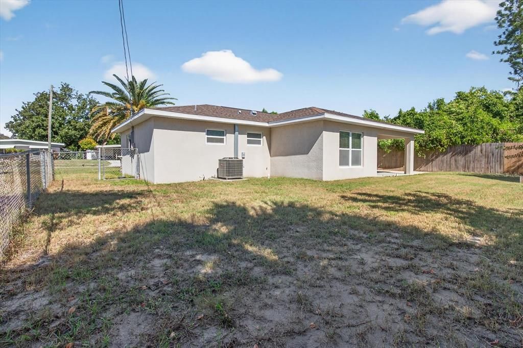 For Sale: $299,500 (2 beds, 2 baths, 1461 Square Feet)