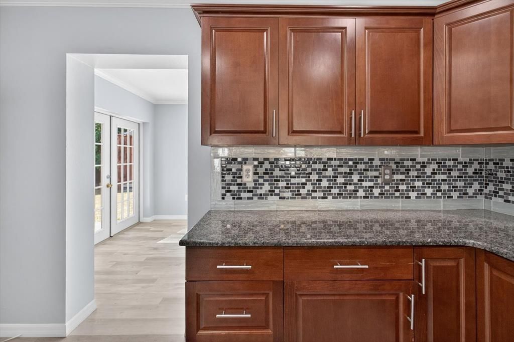 For Sale: $299,500 (2 beds, 2 baths, 1461 Square Feet)