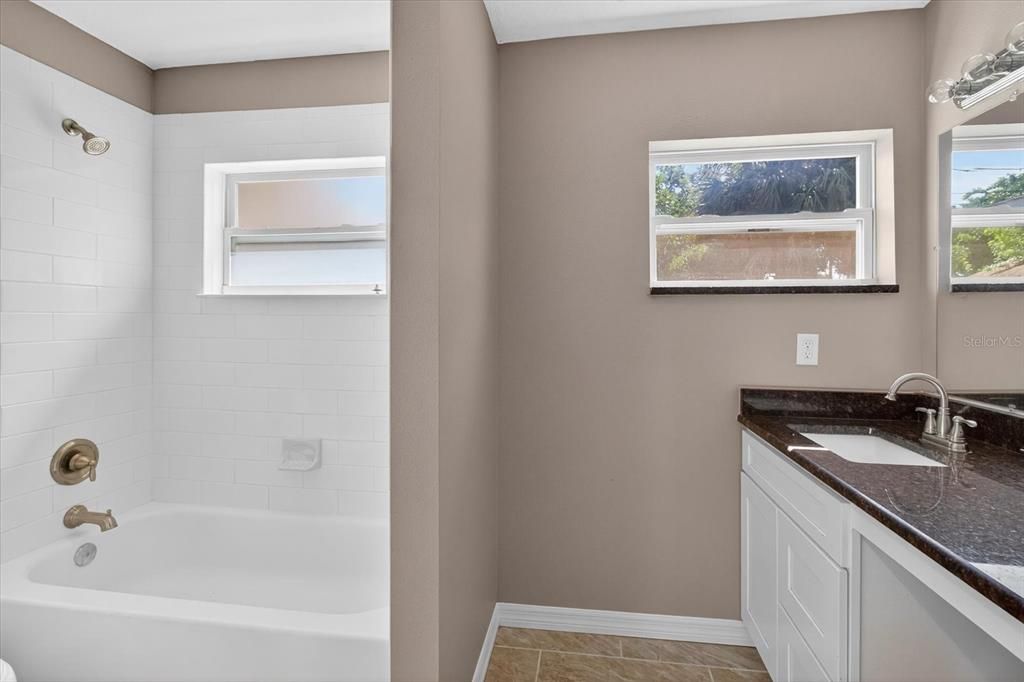 For Sale: $299,500 (2 beds, 2 baths, 1461 Square Feet)