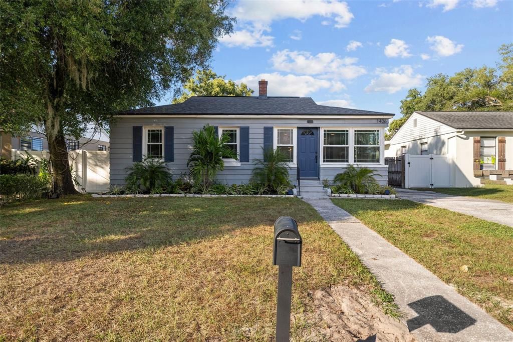 Recently Sold: $459,000 (4 beds, 2 baths, 1308 Square Feet)