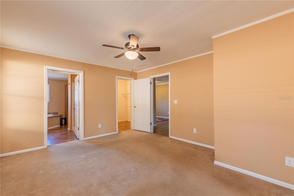 待售: $399,000 (4 贝兹, 3 浴室, 2490 平方英尺)