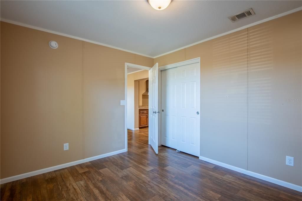 待售: $399,000 (4 贝兹, 3 浴室, 2490 平方英尺)