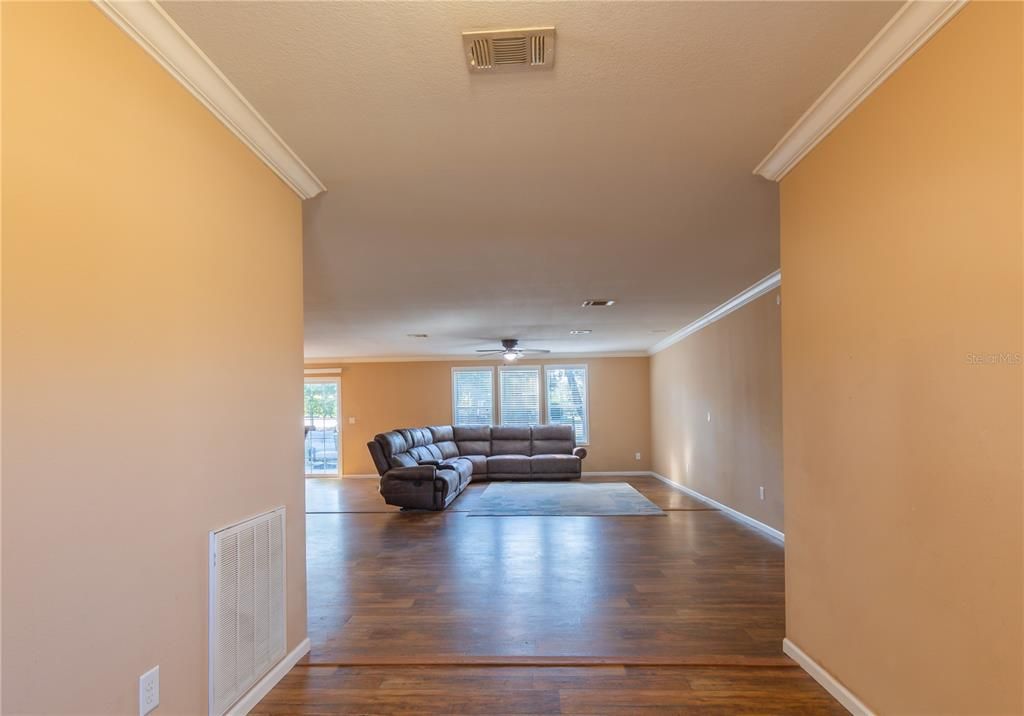 待售: $399,000 (4 贝兹, 3 浴室, 2490 平方英尺)