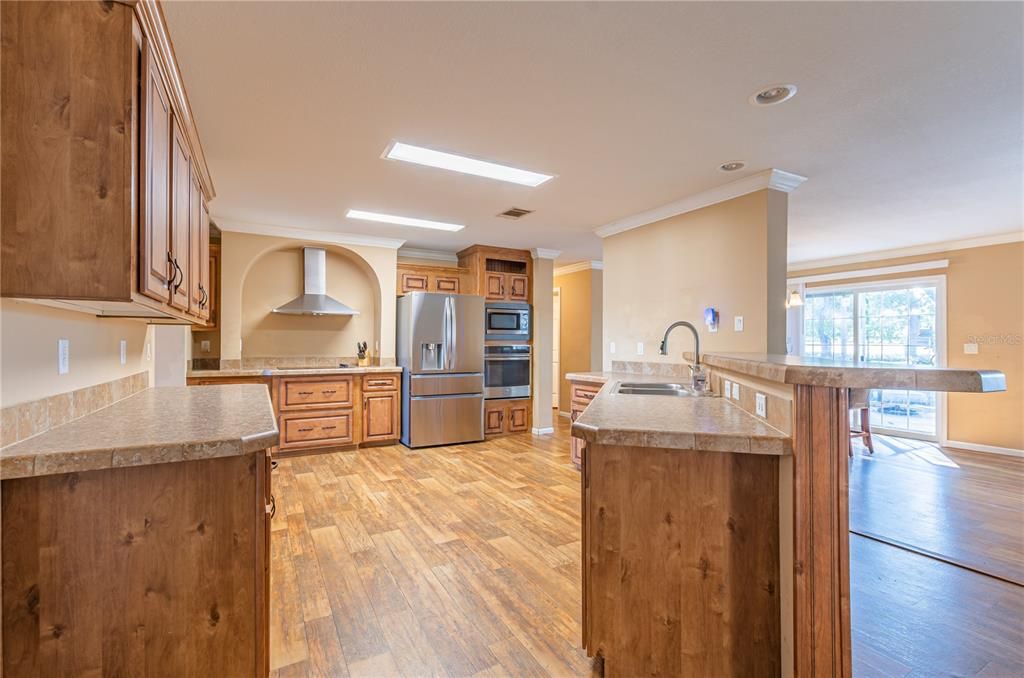 待售: $399,000 (4 贝兹, 3 浴室, 2490 平方英尺)