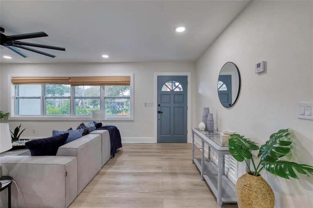 待售: $679,900 (3 贝兹, 2 浴室, 1600 平方英尺)