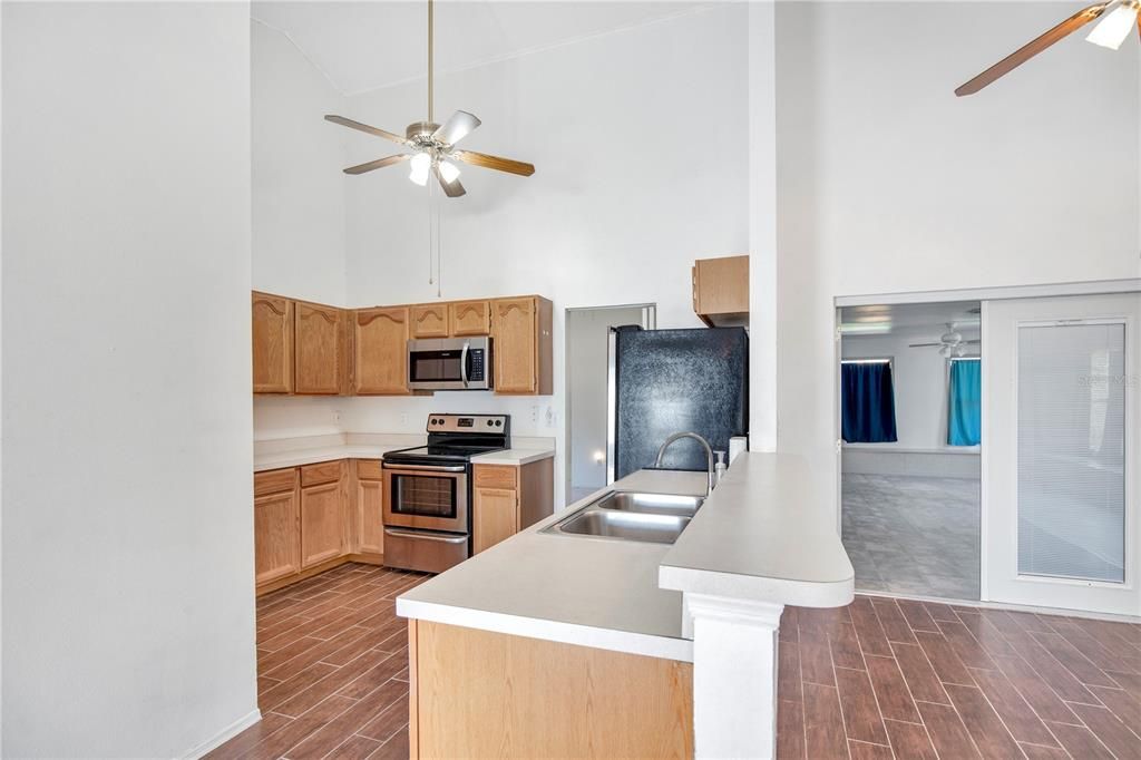 For Sale: $429,000 (4 beds, 2 baths, 2289 Square Feet)