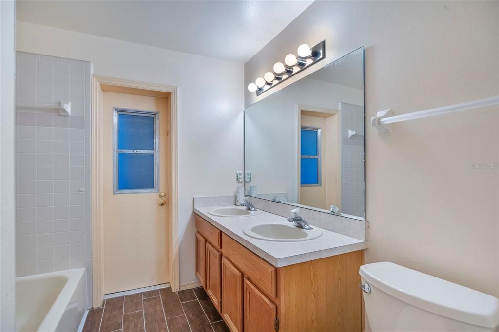 For Sale: $429,000 (4 beds, 2 baths, 2289 Square Feet)