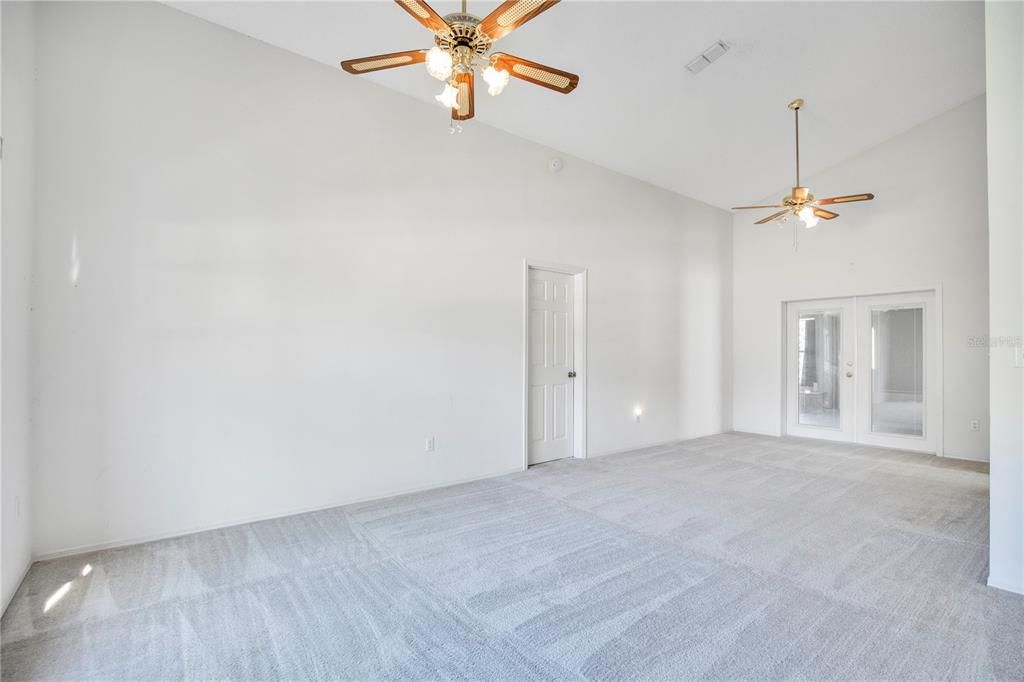 For Sale: $429,000 (4 beds, 2 baths, 2289 Square Feet)