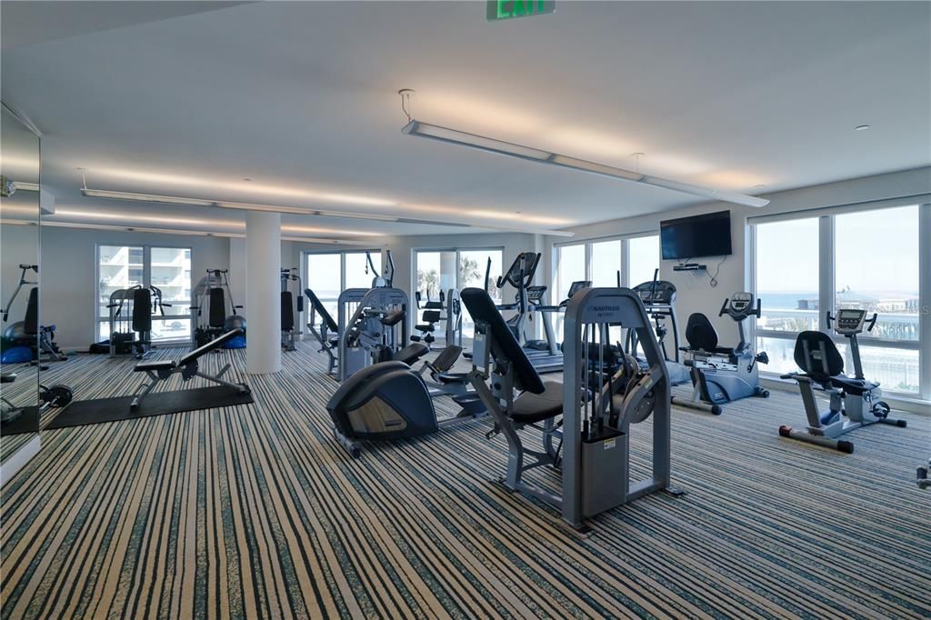 En Venta: $925,000 (2 camas, 2 baños, 2136 Pies cuadrados)