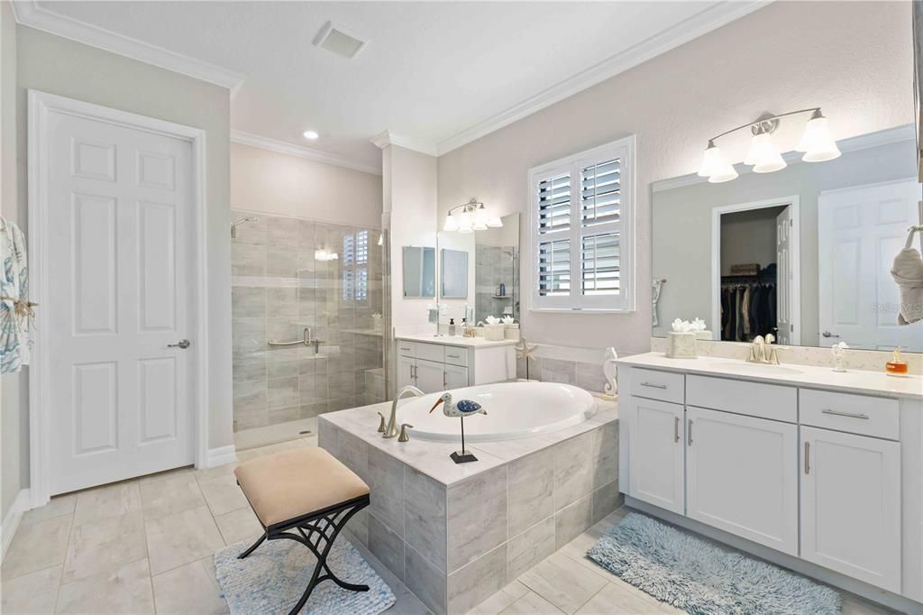 For Sale: $1,250,000 (4 beds, 3 baths, 2717 Square Feet)