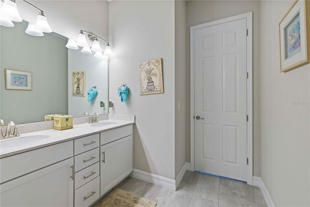 For Sale: $1,250,000 (4 beds, 3 baths, 2717 Square Feet)