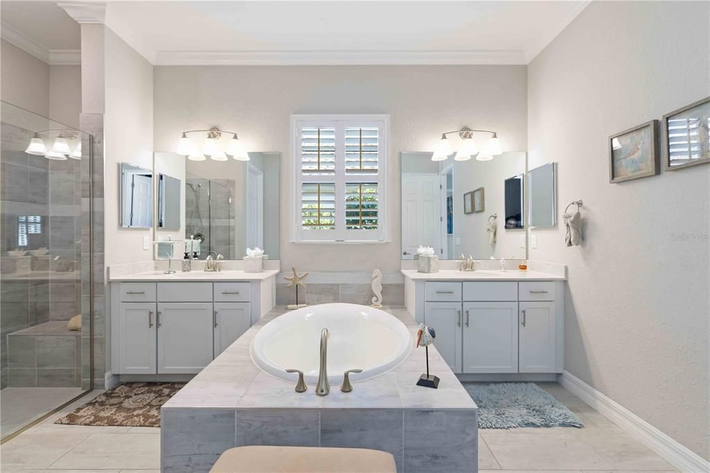 For Sale: $1,250,000 (4 beds, 3 baths, 2717 Square Feet)