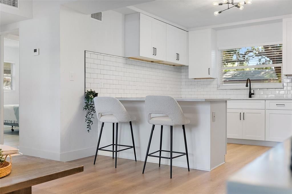 Active With Contract: $369,900 (3 beds, 2 baths, 1200 Square Feet)