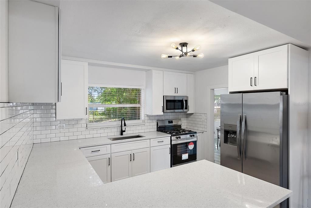 Active With Contract: $369,900 (3 beds, 2 baths, 1200 Square Feet)