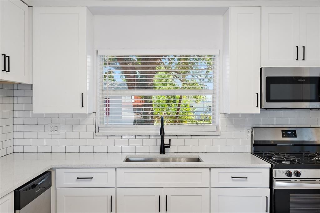 Active With Contract: $369,900 (3 beds, 2 baths, 1200 Square Feet)