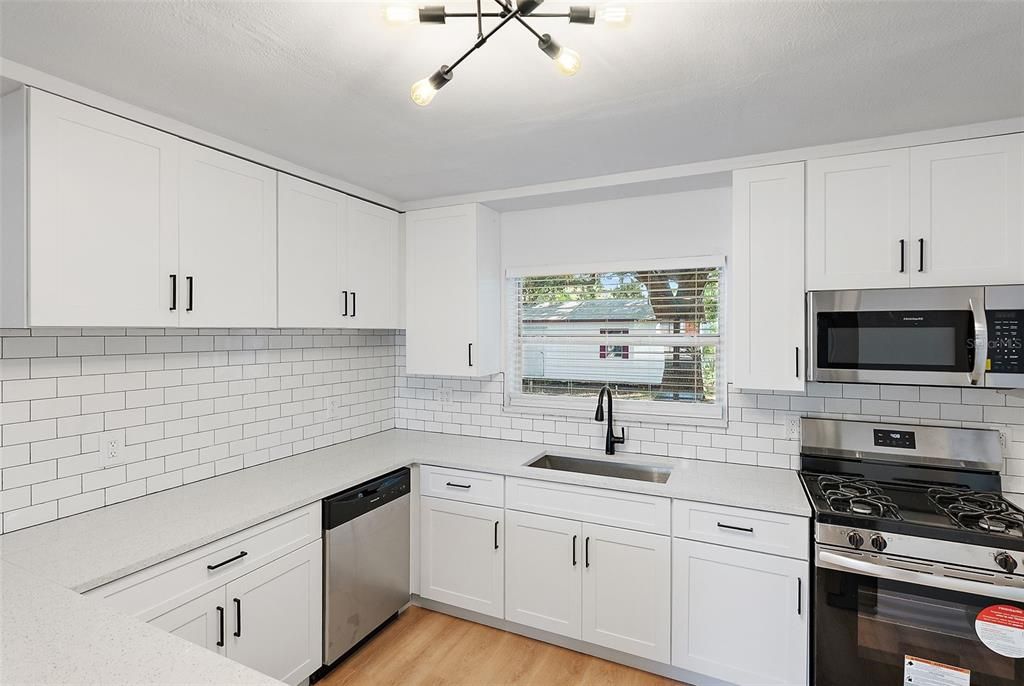 Active With Contract: $369,900 (3 beds, 2 baths, 1200 Square Feet)