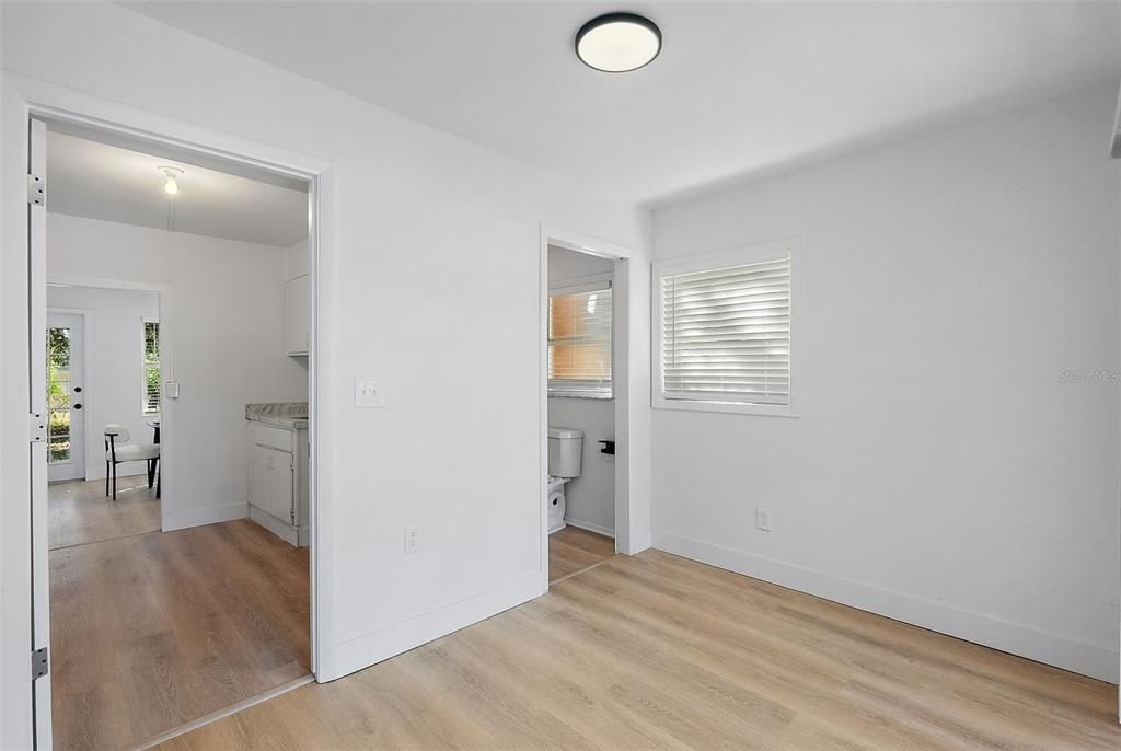 Active With Contract: $369,900 (3 beds, 2 baths, 1200 Square Feet)