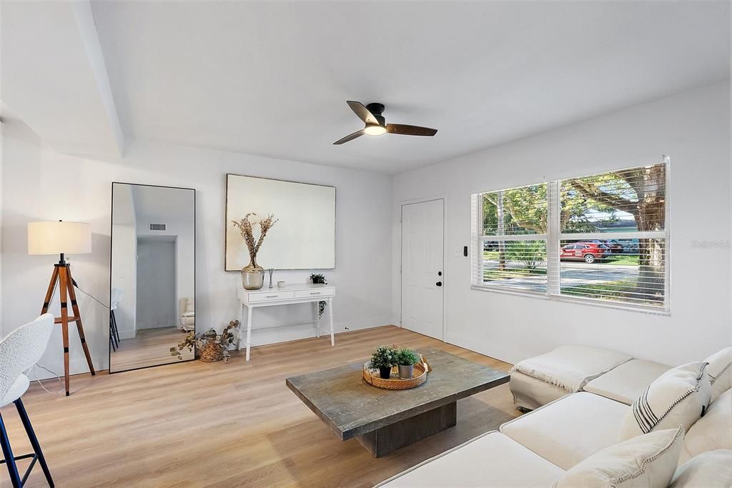 Active With Contract: $369,900 (3 beds, 2 baths, 1200 Square Feet)