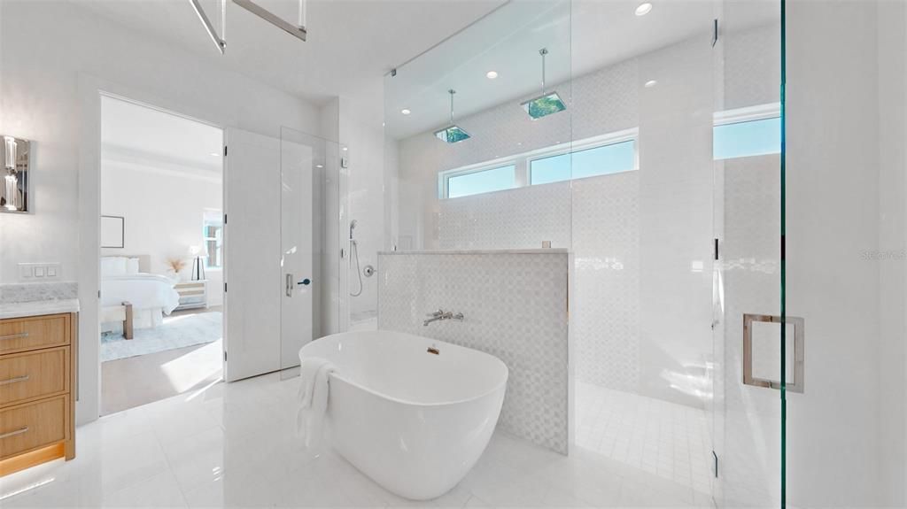 For Sale: $3,799,000 (5 beds, 5 baths, 5841 Square Feet)