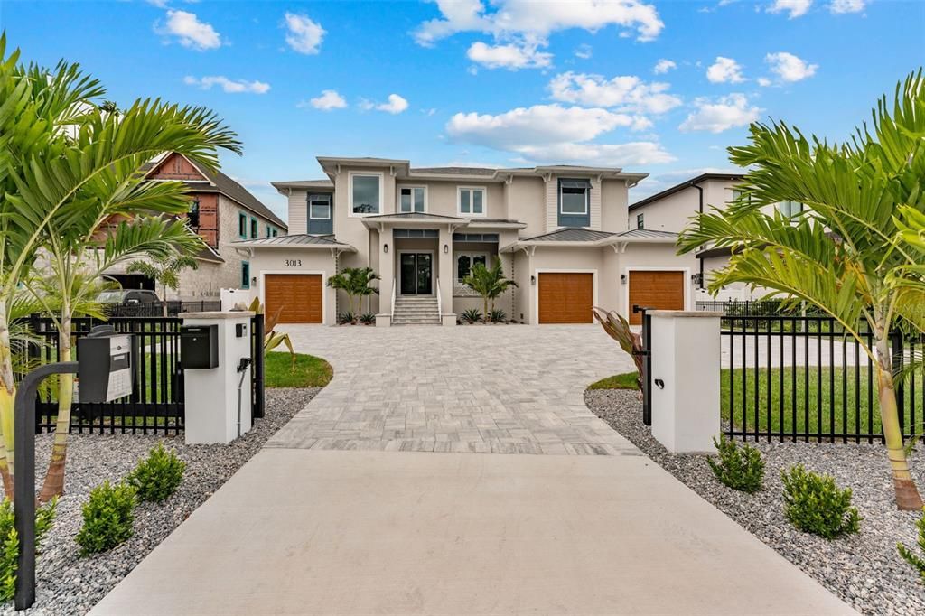 For Sale: $3,799,000 (5 beds, 5 baths, 5841 Square Feet)