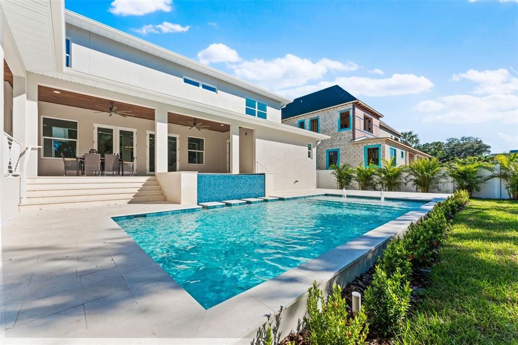 For Sale: $3,799,000 (5 beds, 5 baths, 5841 Square Feet)