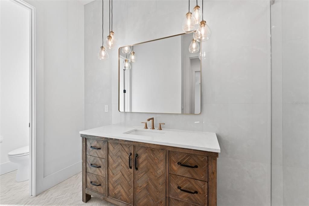 For Sale: $3,799,000 (5 beds, 5 baths, 5841 Square Feet)