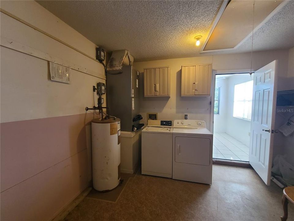 Activo con contrato: $159,900 (2 camas, 2 baños, 1014 Pies cuadrados)