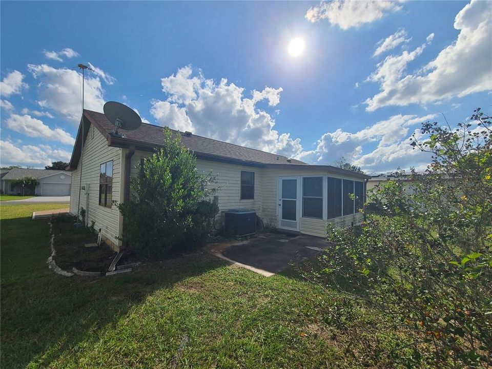 Activo con contrato: $159,900 (2 camas, 2 baños, 1014 Pies cuadrados)