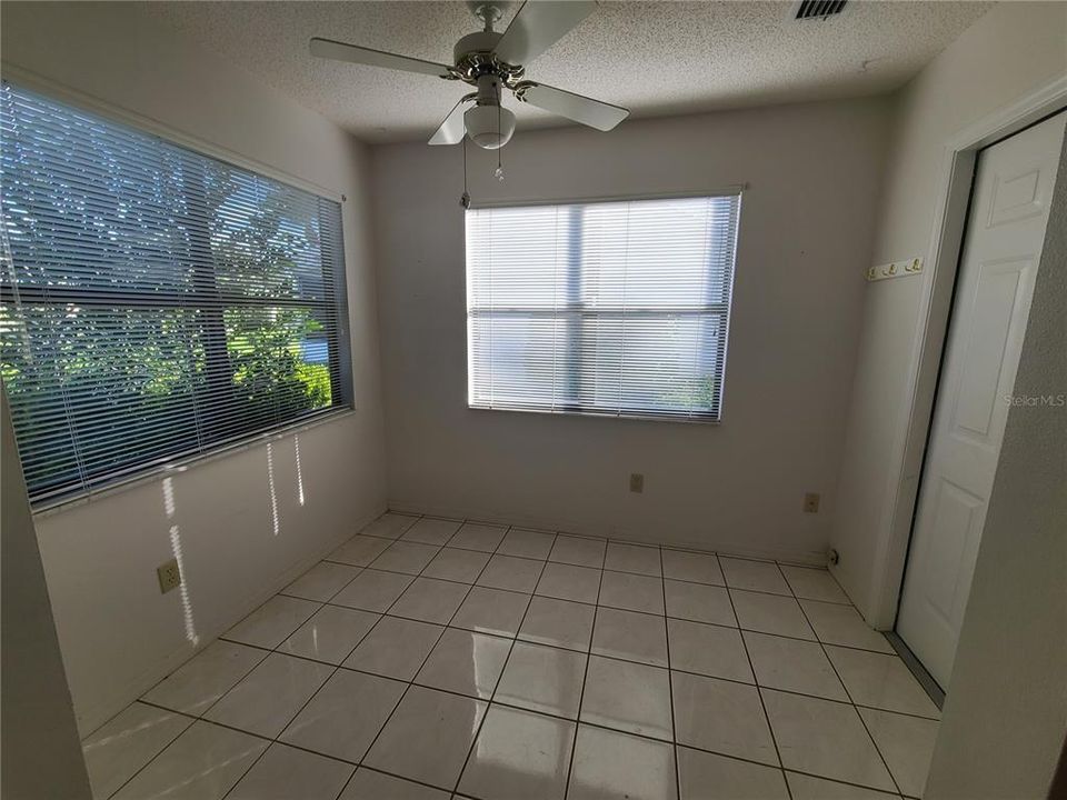 Activo con contrato: $159,900 (2 camas, 2 baños, 1014 Pies cuadrados)