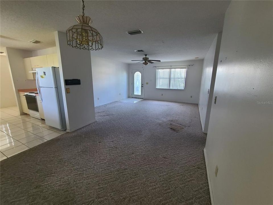 Activo con contrato: $159,900 (2 camas, 2 baños, 1014 Pies cuadrados)